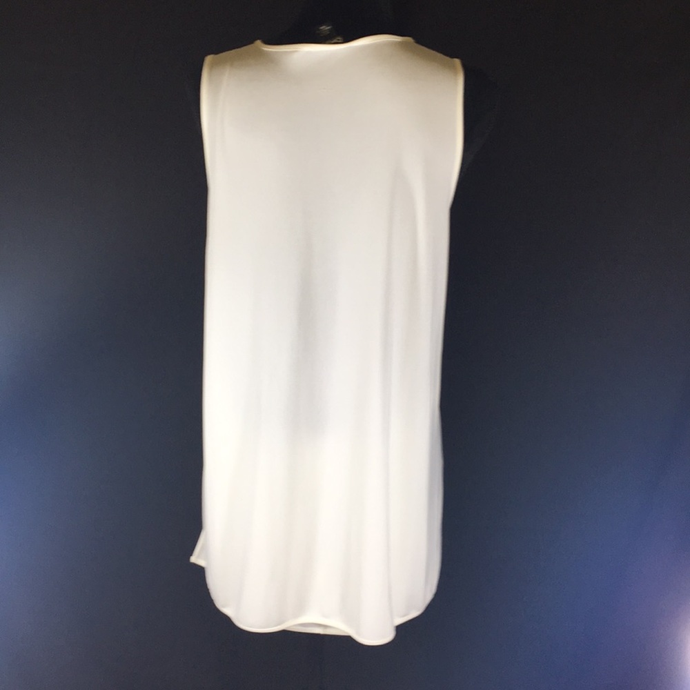 DKNY ( DANA KARAN NEW YORK ) Size LARGE, White, - Picture 2 of 8